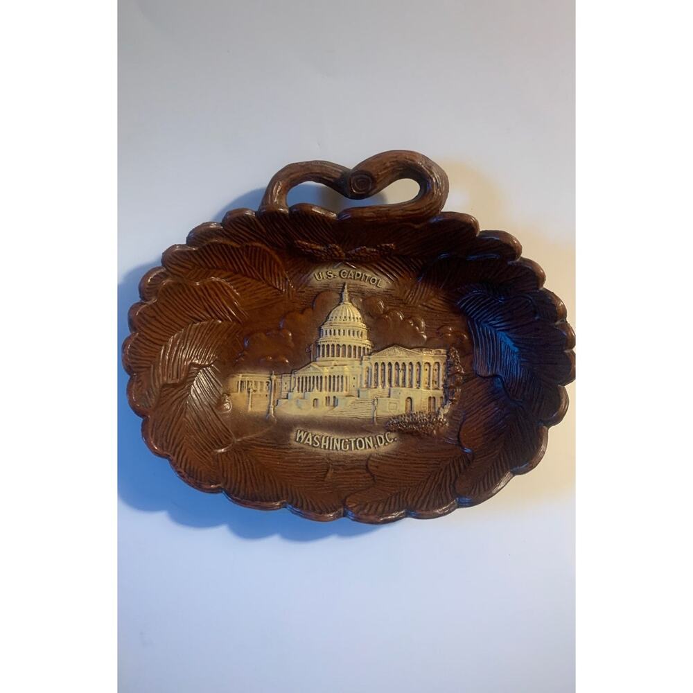 Washington D.C. Souvenir Resin Bowl Carv